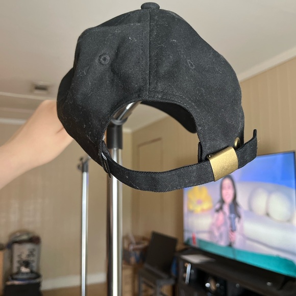 Van’s Black Hat - Picture 2 of 2